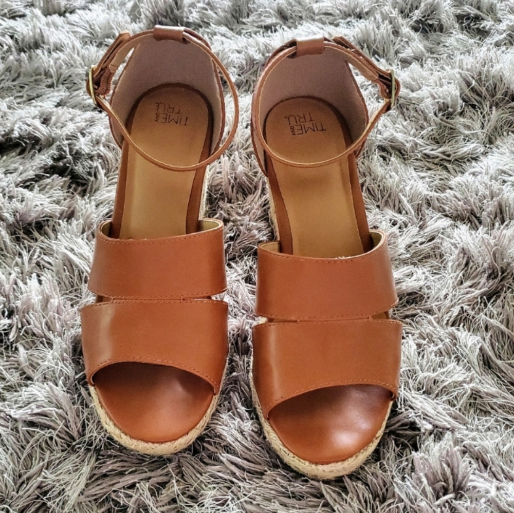 - Time & True Tan Espadrille Wedge Sandals EUC - Picture 12 of 15
